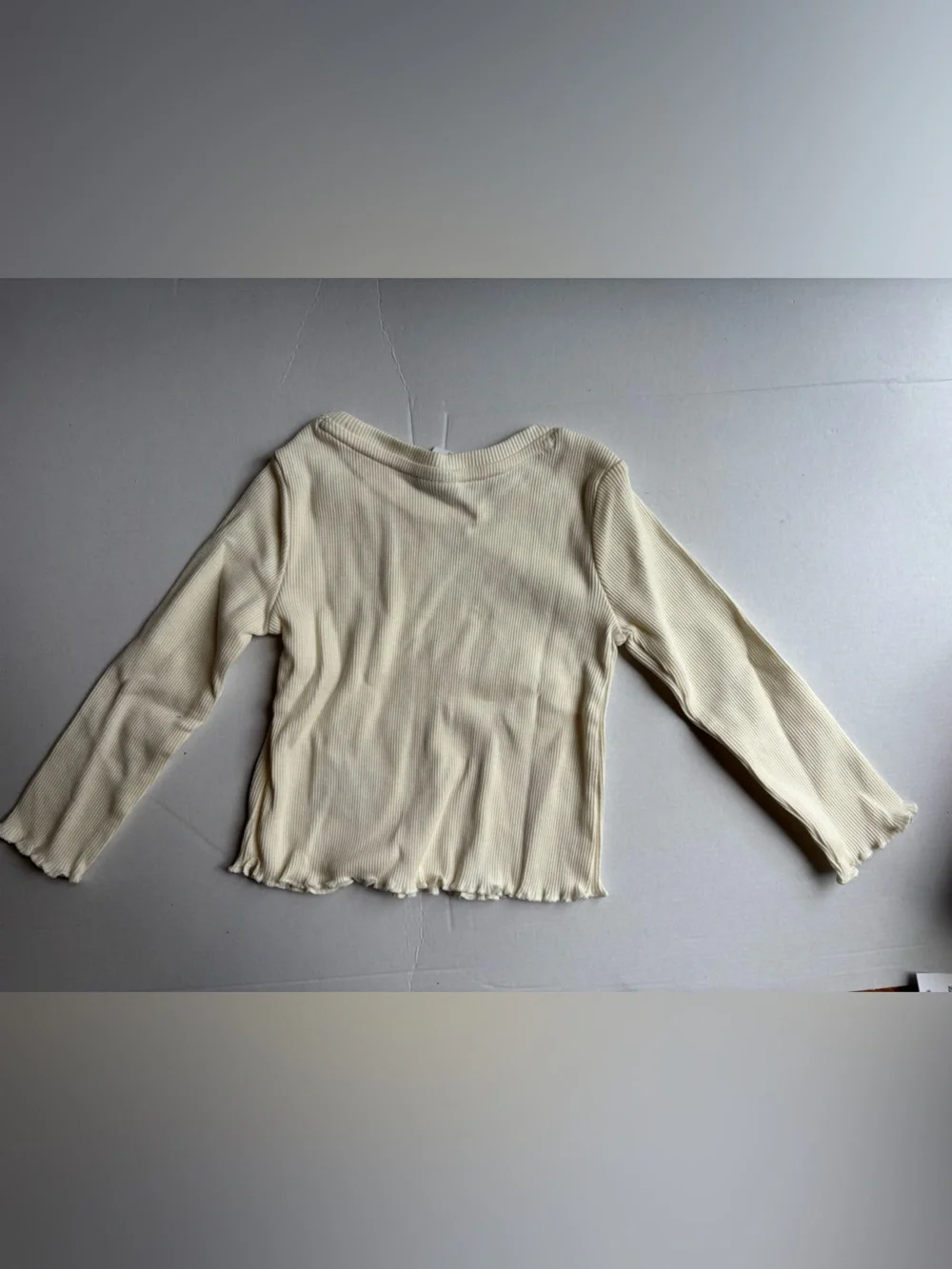 NWT Girls babyGAP Cream Ribbed Long Sleeve Lettuce Hem Stretch Shirt Size 12-18m
